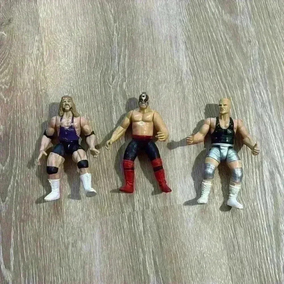 1990s vintage wrestler figurines - Picture 1 of 2